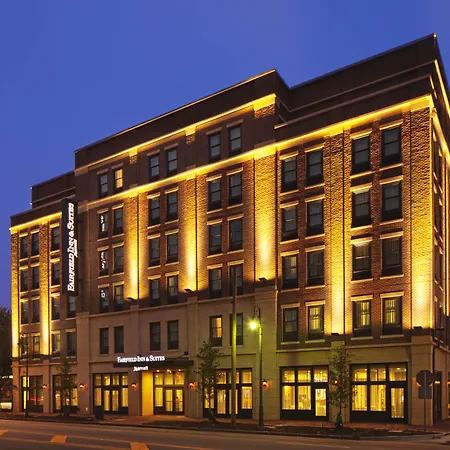 Fairfield Inn & Suites By Marriott Savannah Downtown Historic District-2